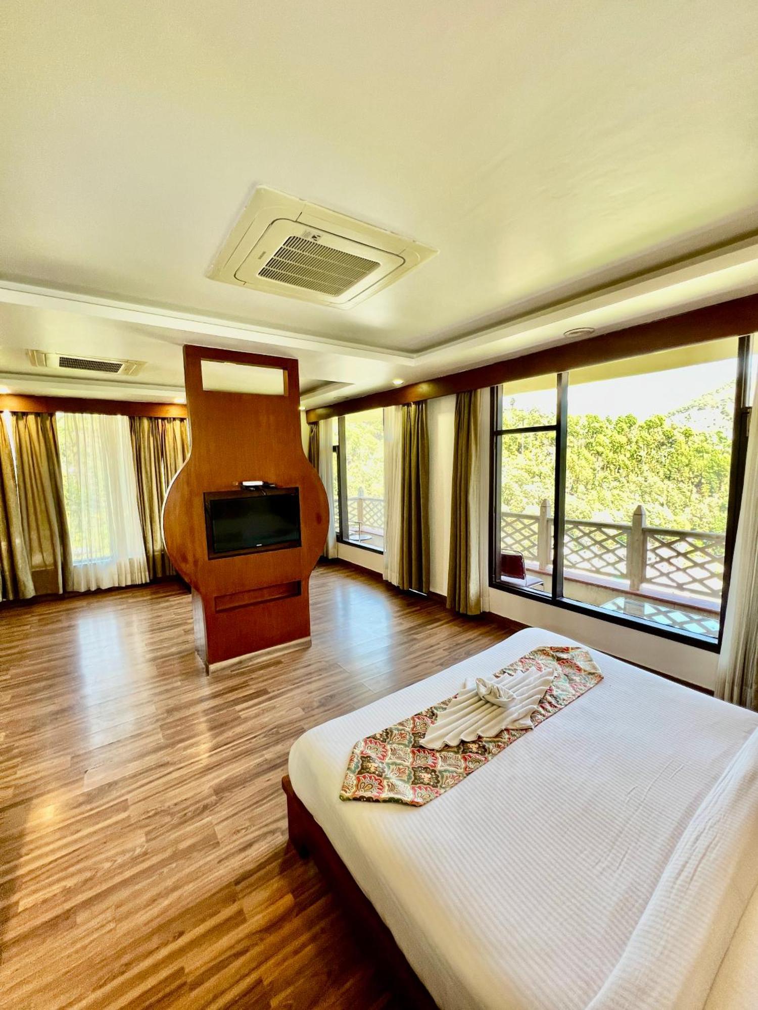 Sea Hawk - Luxury Hill Resort 4 Mins From Bhimtal Lake Экстерьер фото